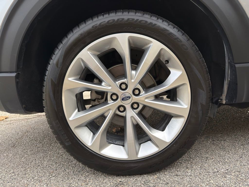 Certified 2023 Ford Explorer Platinum w/ Technology Package image 27