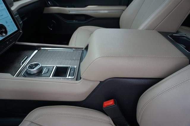 Certified 2023 Ford Expedition Max Limited RWD image 34