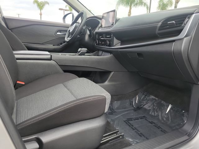 Used 2023 Nissan Rogue SV image 22