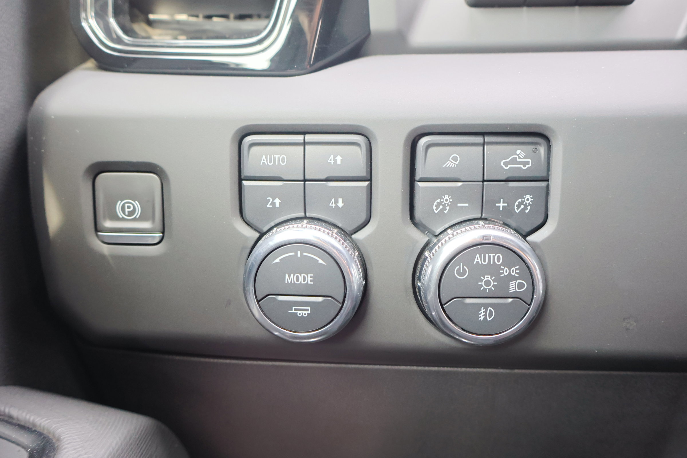 Used 2024 GMC Sierra 2500 AT4X image 33