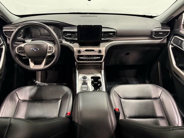 Certified 2022 Ford Explorer XLT w/ Equipment Group 202A AWD/4WD image 36