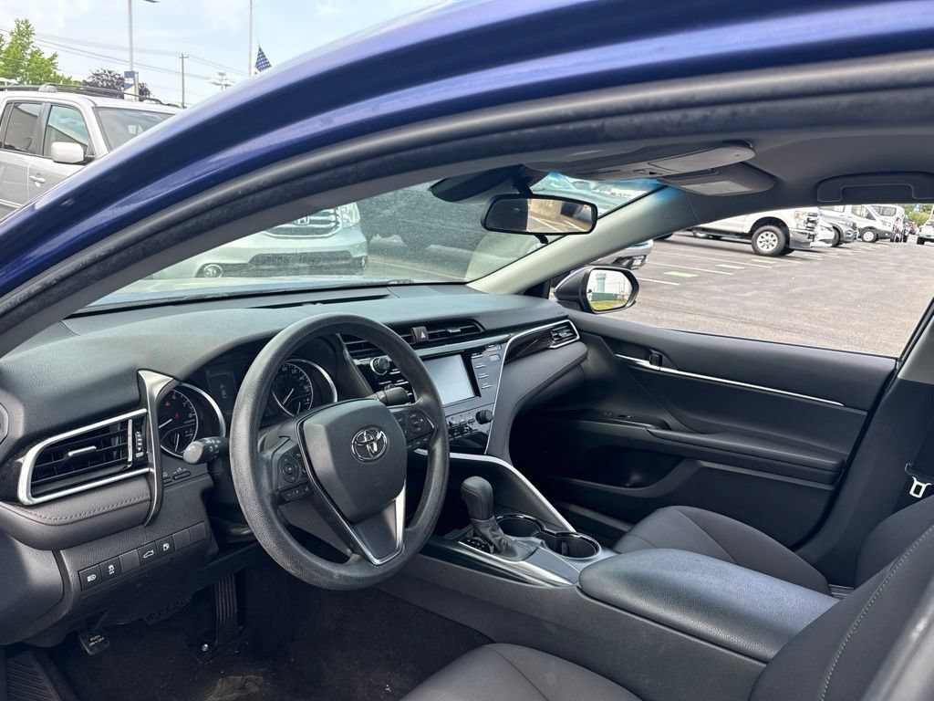 Used 2018 Toyota Camry LE FWD image 10