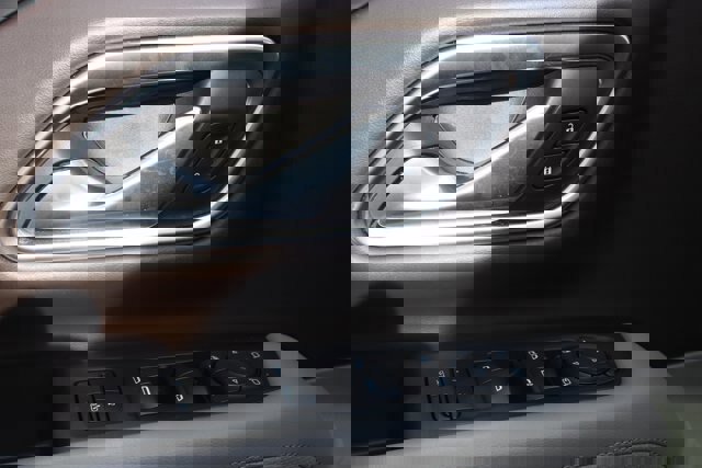 Used 2021 GMC Yukon SLT w/ SLT Luxury Plus Package image 26