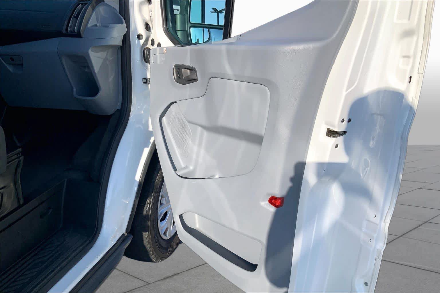 Certified 2019 Ford Transit 350 XLT RWD image 21
