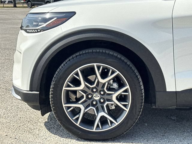 Certified 2025 Ford Explorer Platinum w/ Ultimate Package AWD/4WD image 10