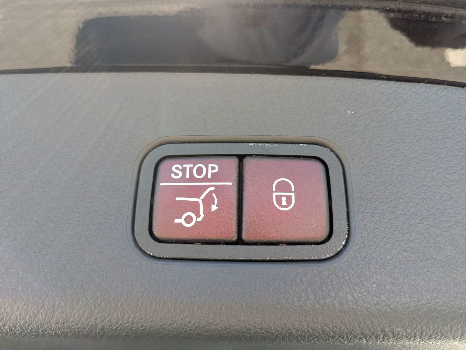 Used 2024 Mercedes-Benz GLC 300 4MATIC image 14