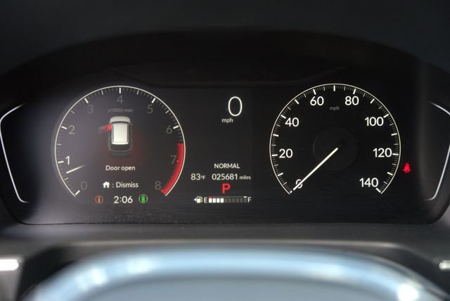 Used 2025 Honda Pilot Sport image 24