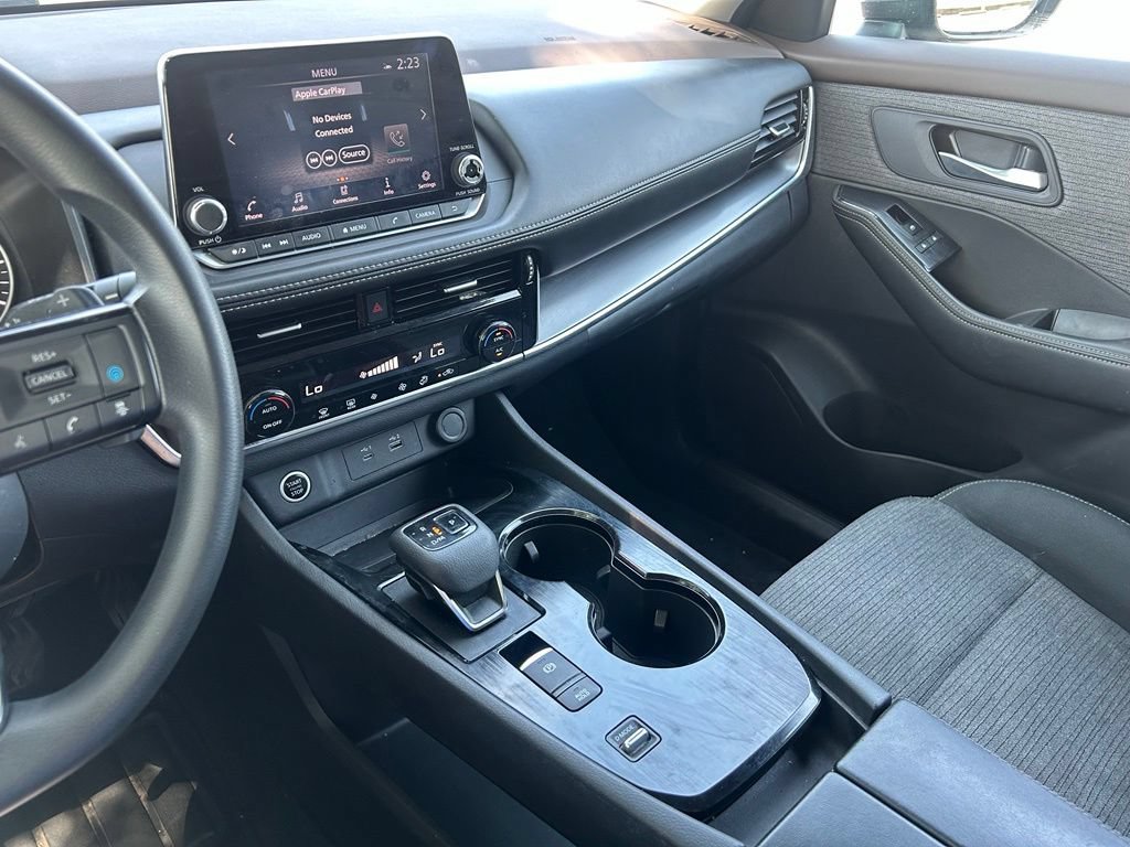 Used 2022 Nissan Rogue SV FWD image 23