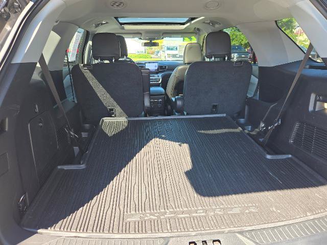 Certified 2022 Ford Explorer XLT w/ Equipment Group 202A AWD/4WD image 8