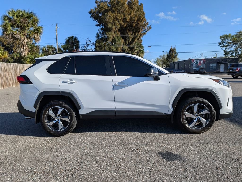 Used 2021 Toyota RAV4 LE image 5