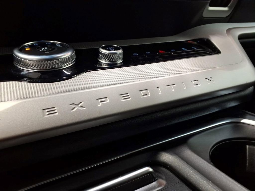 Certified 2025 Ford Expedition Max Active AWD/4WD image 12