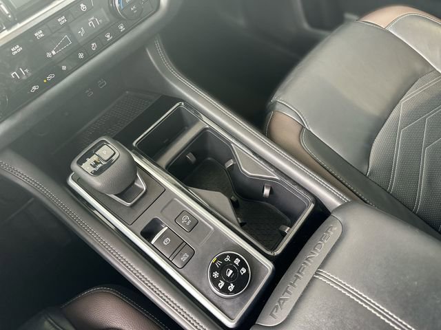 Used 2024 Nissan Pathfinder Platinum AWD/4WD image 22