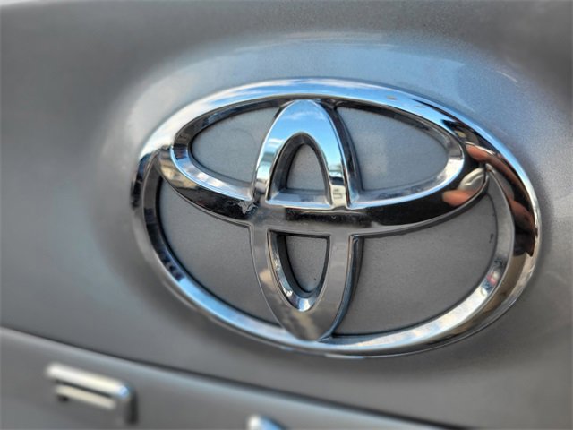 Used 2022 Toyota Camry LE image 5