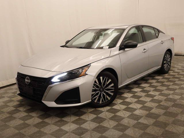 Used 2025 Nissan Altima 2.5 SV FWD image 6