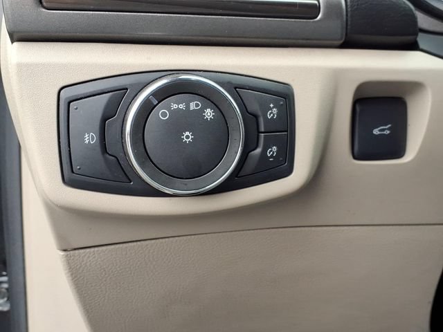 Certified 2017 Ford Fusion SE w/ Fusion SE Technology Package FWD image 21