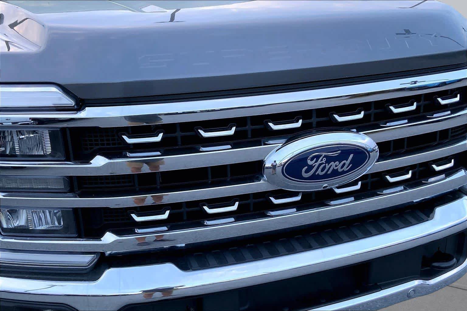 Certified 2023 Ford F250 Lariat w/ Lariat Ultimate Package AWD/4WD image 28