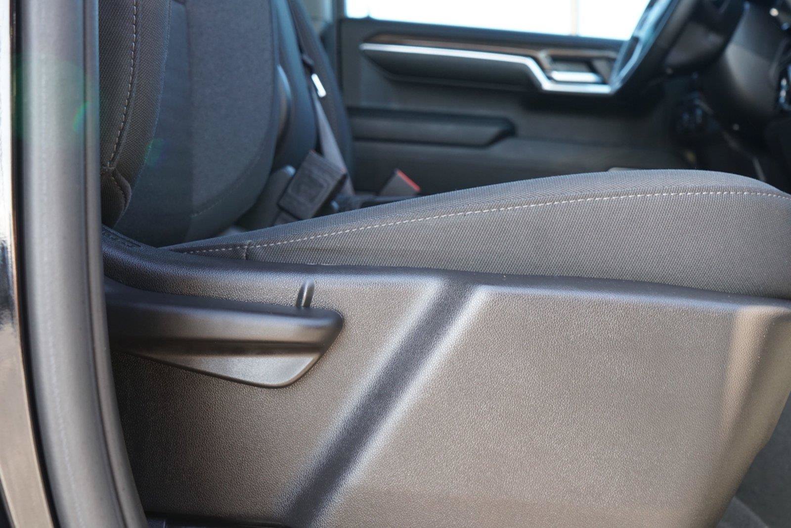 Used 2024 Chevrolet Silverado 1500 LT RWD image 28