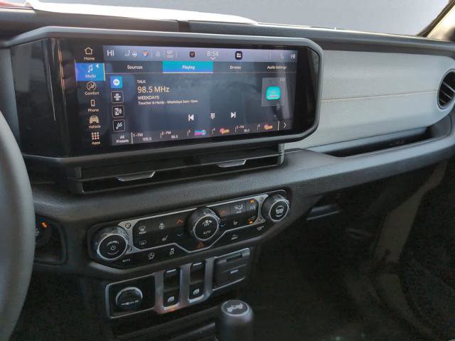 Used 2025 Jeep Wrangler Sport AWD/4WD image 17