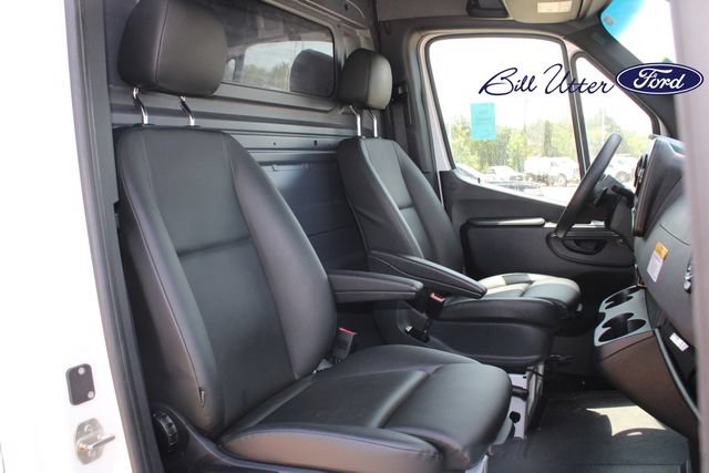 Used 2024 Mercedes-Benz Sprinter 4500 image 11