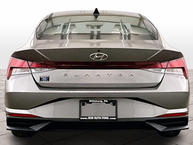 Used 2021 Hyundai Elantra SEL FWD image 4
