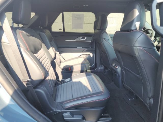 Certified 2025 Ford Explorer ST-Line w/ Premium Package AWD/4WD image 14