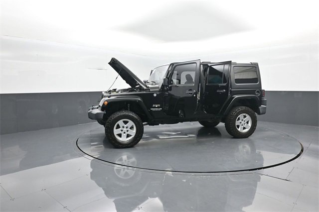 Used 2017 Jeep Wrangler Unlimited Sahara image 36