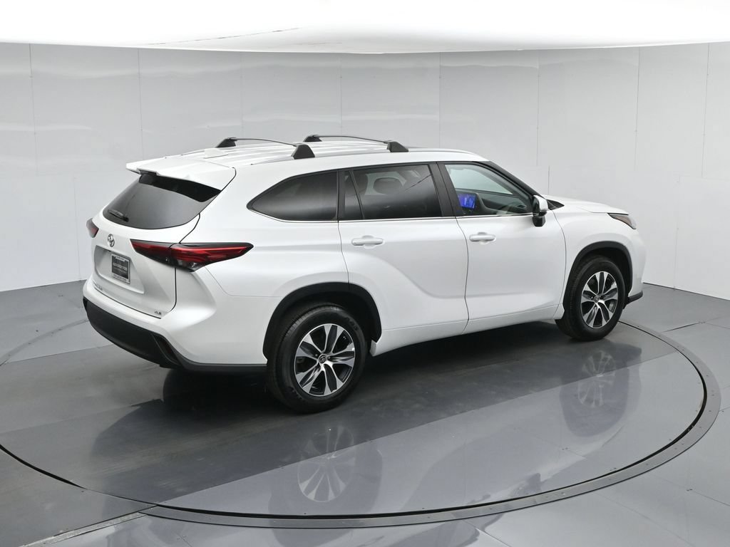 Used 2023 Toyota Highlander XLE FWD image 45