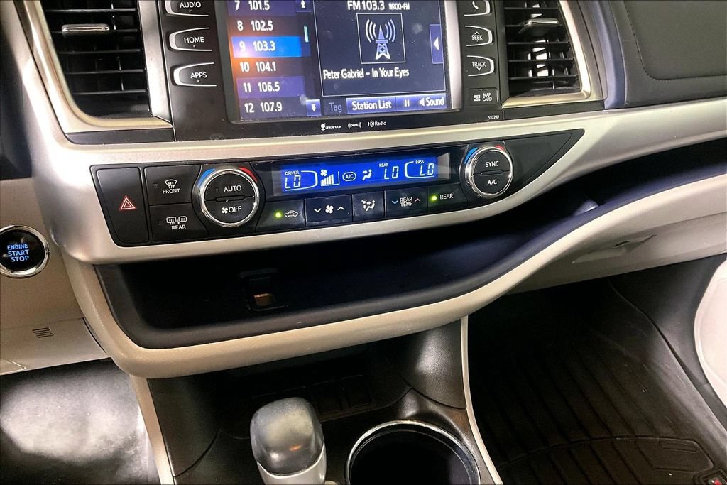 Used 2019 Toyota Highlander XLE FWD image 26