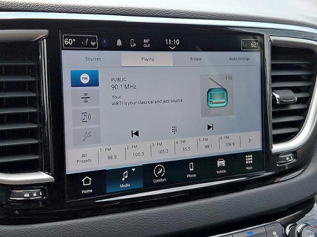 Used 2023 Chrysler Pacifica Touring-L FWD image 17