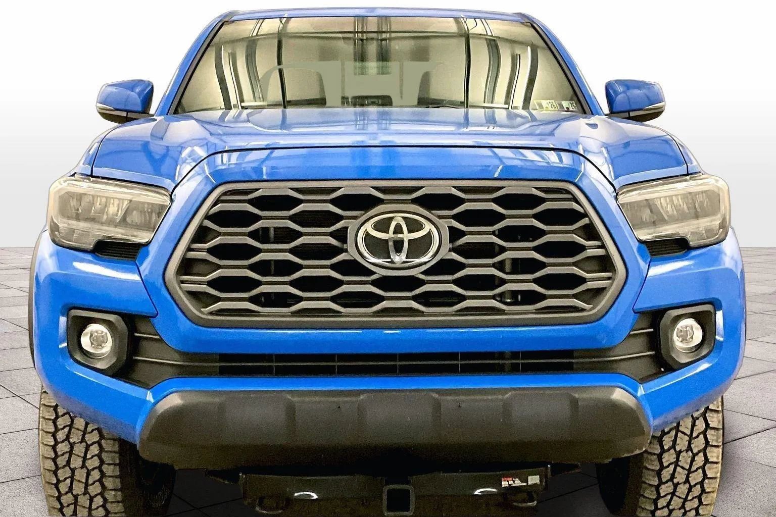 Used 2020 Toyota Tacoma TRD Off-Road w/ Blackout Package image 3