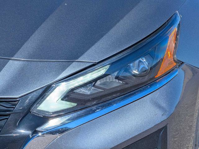 Used 2025 Nissan Altima 2.5 SV FWD image 9
