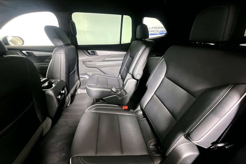 Used 2025 Buick Enclave Preferred FWD image 20
