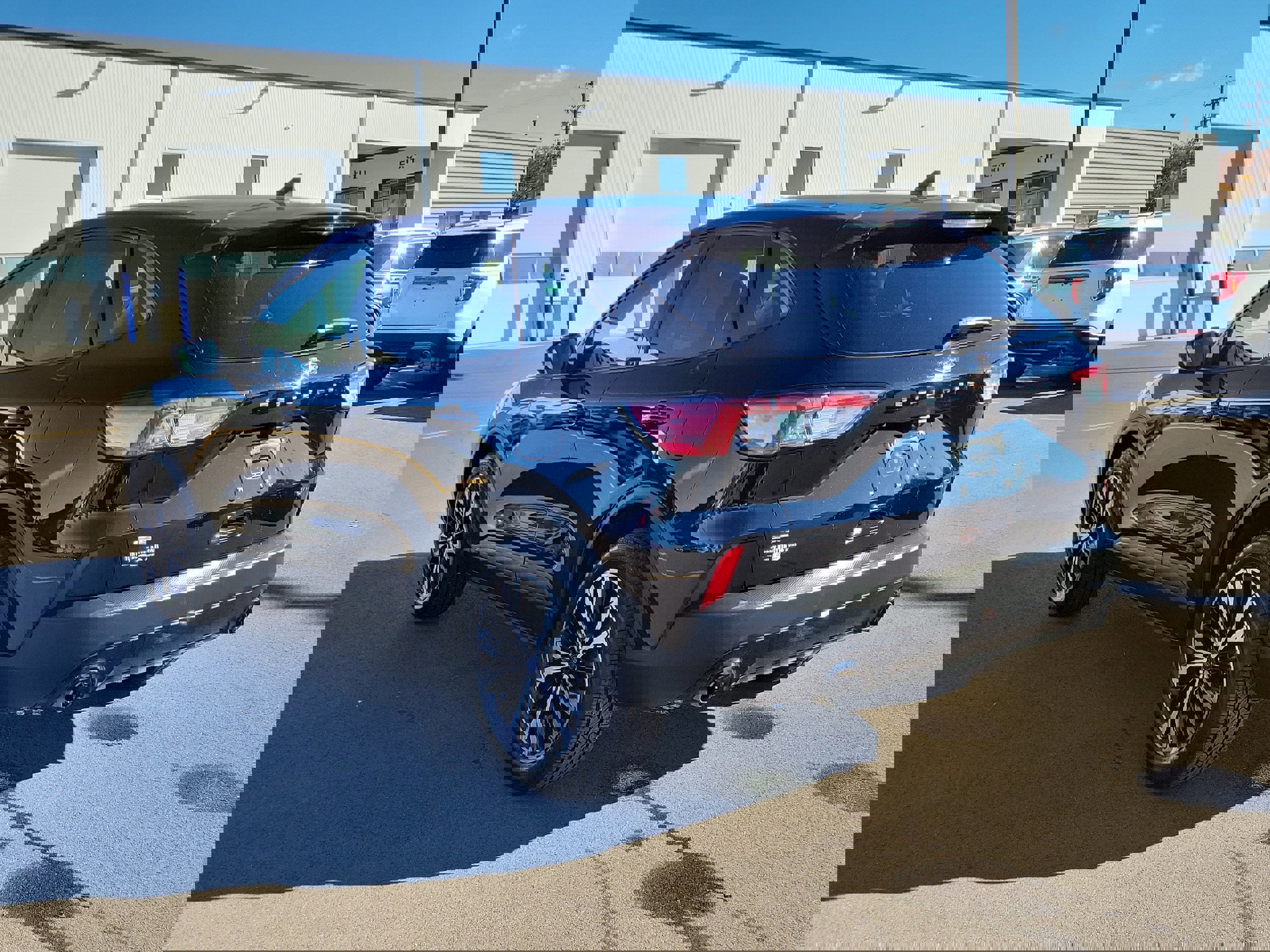 Certified 2022 Ford Escape SE w/ SE Sport Appearance Package image 2