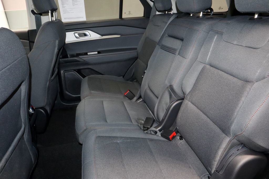 Certified 2025 Ford Explorer Active AWD/4WD image 22