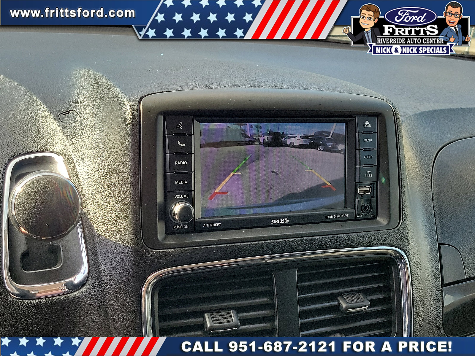 Used 2018 Dodge Grand Caravan SE w/ UConnect Hands-Free Group FWD image 9