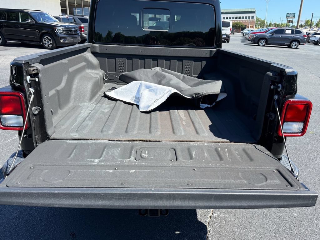 Used 2024 Jeep Gladiator Sport AWD/4WD image 15