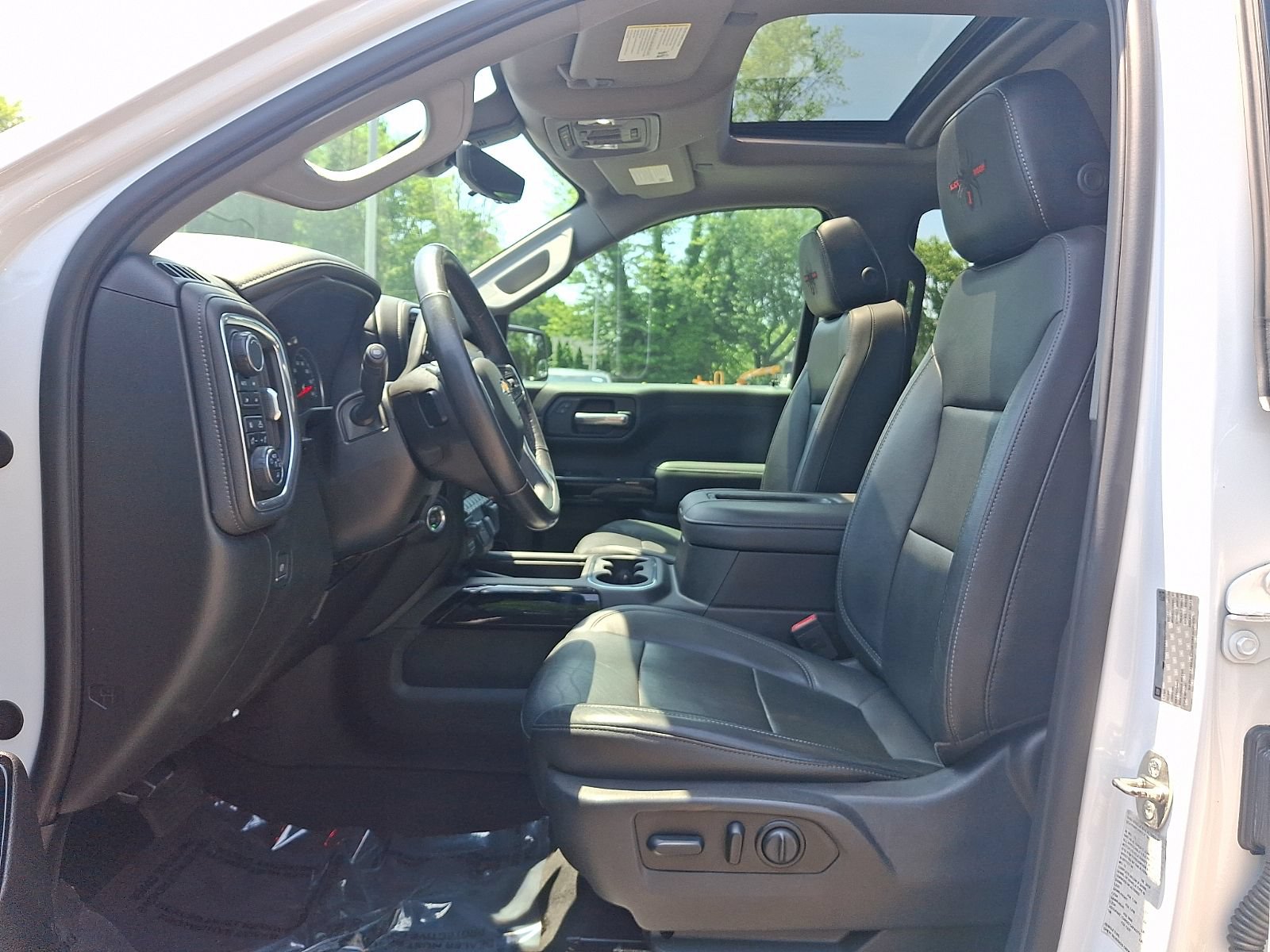 Used 2019 Chevrolet Silverado 1500 LTZ w/ LTZ Premium Package AWD/4WD image 14