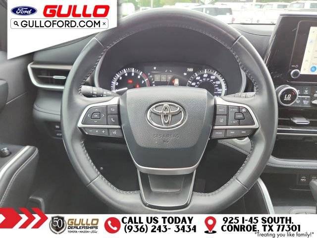 Used 2024 Toyota Highlander XLE AWD/4WD image 12