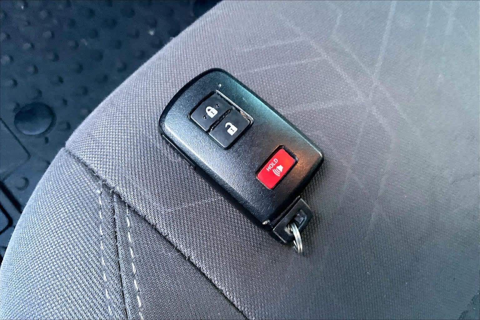 Used 2017 Toyota Tacoma TRD Sport RWD image 19
