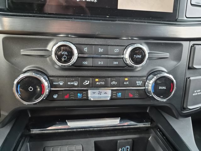 Certified 2024 Ford F250 Lariat w/ Lariat Ultimate Package AWD/4WD image 17