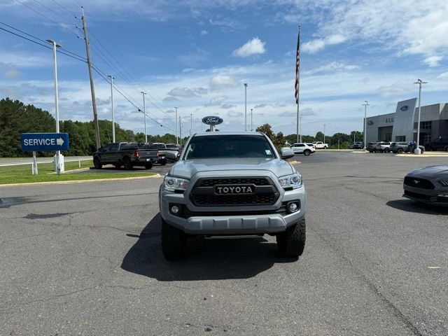 Used 2021 Toyota Tacoma SR5 RWD image 2