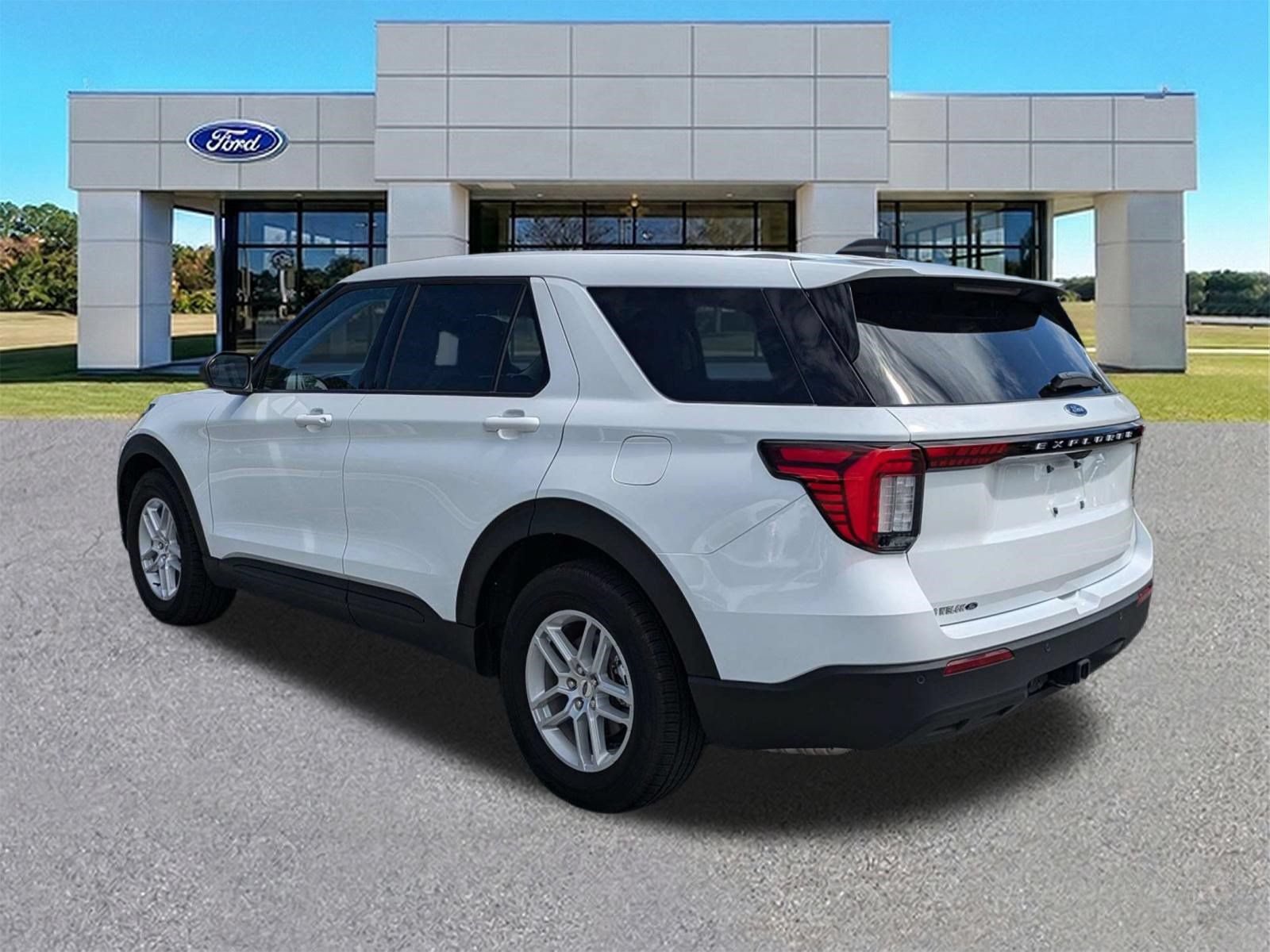 Certified 2026 Ford Explorer Active RWD image 6