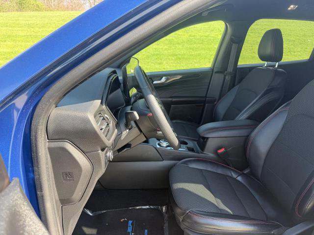 Certified 2023 Ford Escape ST-Line Select w/ Tech Pack #2 AWD/4WD image 16