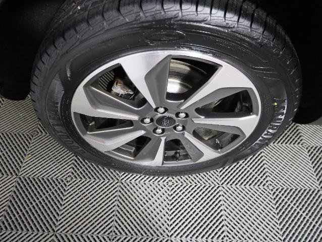 Certified 2023 Ford Escape Platinum AWD/4WD image 32