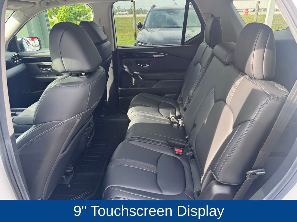 Used 2025 Honda Pilot EX-L image 11