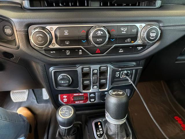 Used 2025 Jeep Wrangler Unlimited Rubicon AWD/4WD image 15