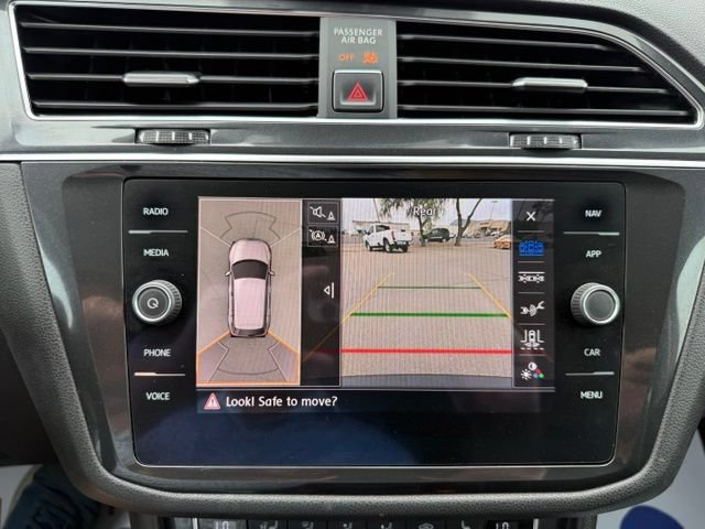 Used 2018 Volkswagen Tiguan SEL Premium FWD image 24