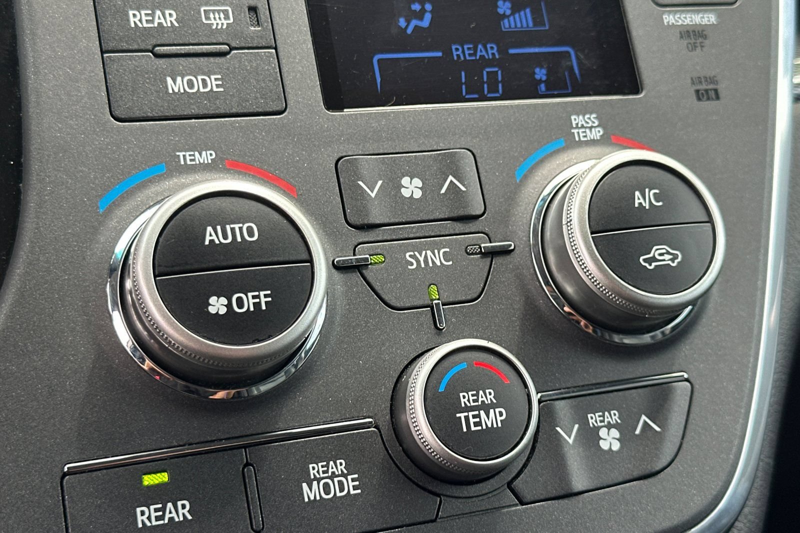 Used 2017 Toyota Sienna SE Premium FWD image 23