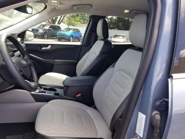 Certified 2023 Ford Escape Platinum w/ Premium Technology Package AWD/4WD image 12