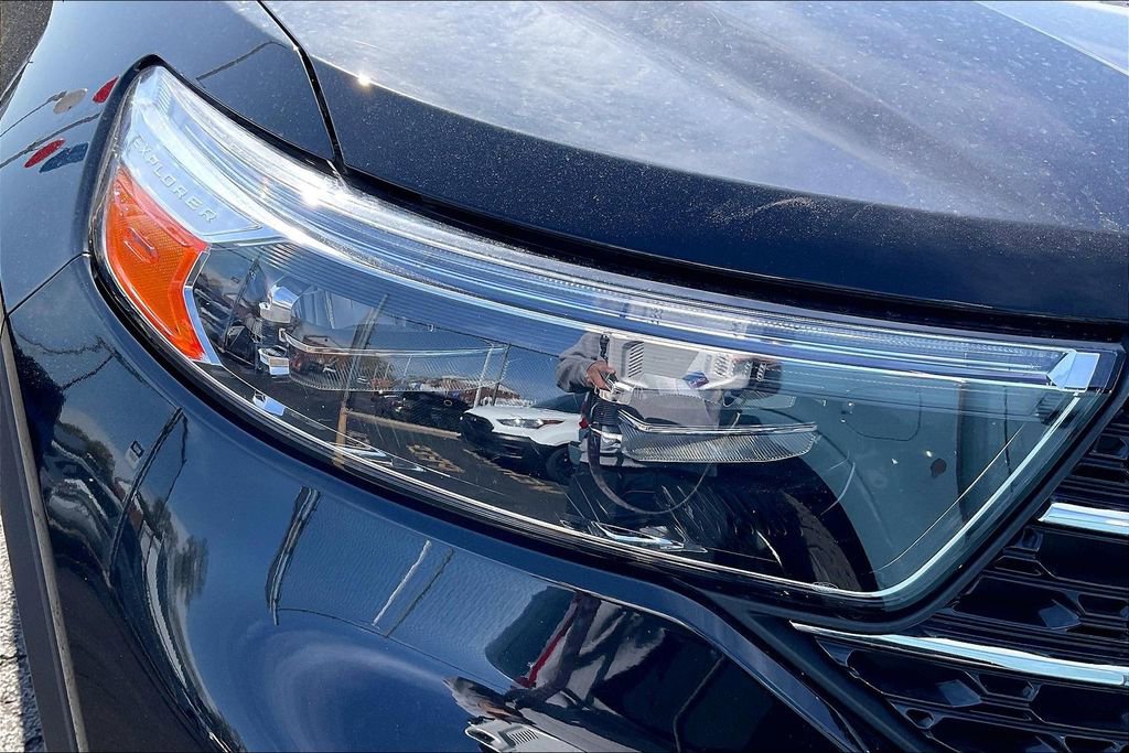 Certified 2023 Ford Explorer XLT w/ Equipment Group 202A image 28